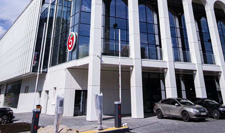 Открыта платная парковка ТРК «Алое поле»